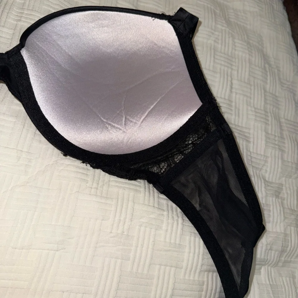 Victoria’s Secret push-up bra🖤